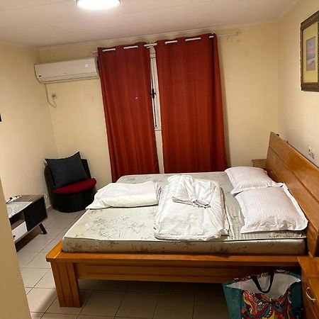 Iris Room Libreville Eksteriør billede